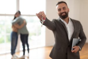 Agent holding keys